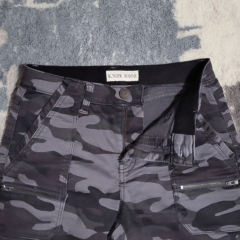 Knox Rose Gray Camo Pants